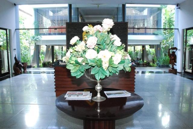 Rumah Nenek Hotel And Restaurant ปาดัง ภายนอก รูปภาพ